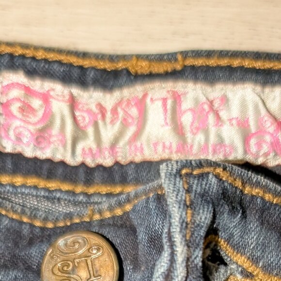 NWT Sassy Thai embroidered beaded Womens Stretch Jeans Size 14 - Picture 5 of 7